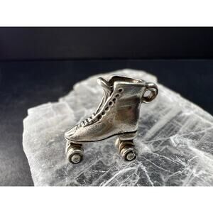 Vintage Sterling Silver Roller Skate Charm Moving Wheels 3.04g